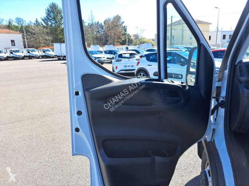 Veículo utilitário Iveco 35C16 160CV 3L HAYON...