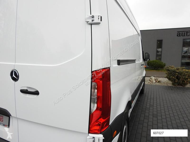 Véhicule utilitaire Mercedes ESPRINTER NOWY...