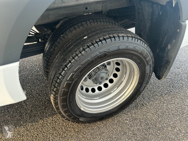 Véhicule utilitaire Mercedes III