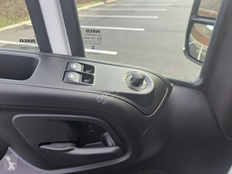Autoutilitară Iveco 35C16 160CV 3L PLANCHER...