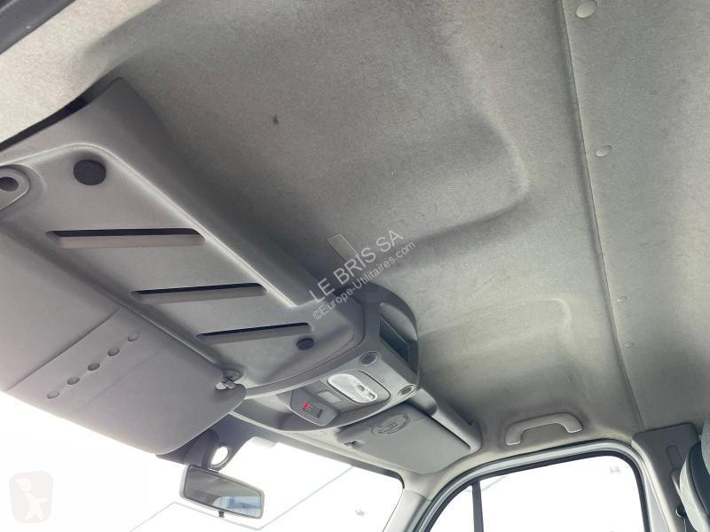 Véhicule utilitaire Nissan 145.35