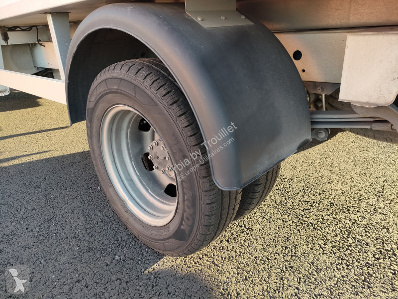 Véhicule utilitaire Renault FRIGO 12M3 165 CV...