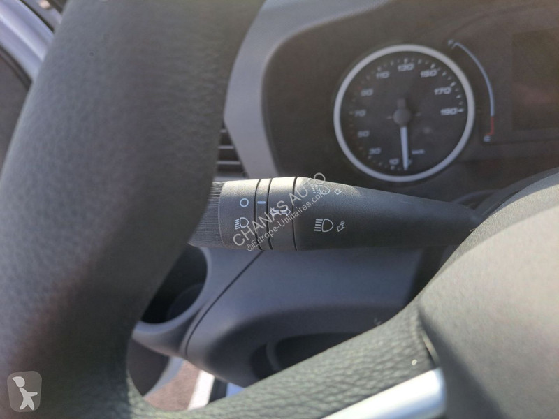 Veículo utilitário Iveco 35C18 180CV 3L...