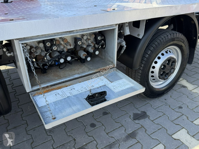 Véhicule utilitaire Iveco 35S12