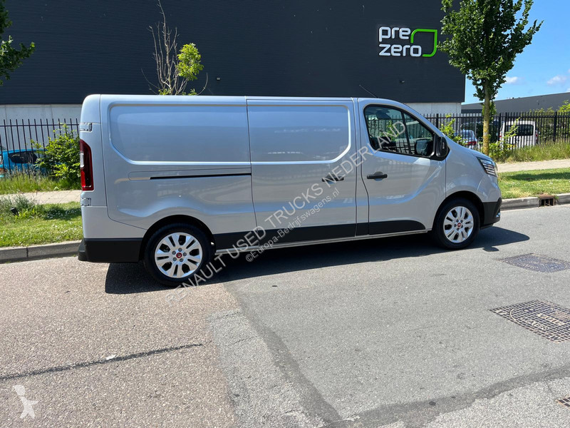 Furgoneta Renault E-Tech Red L2 H1, Airco, Nav,...