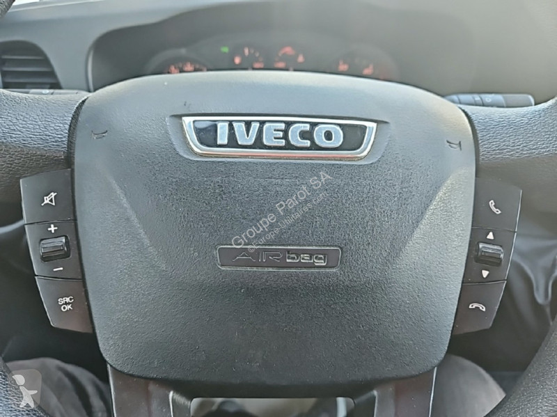 Véhicule utilitaire Iveco 35S14 V13 7 places