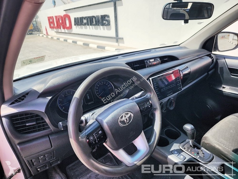 Véhicule utilitaire Toyota Hilux