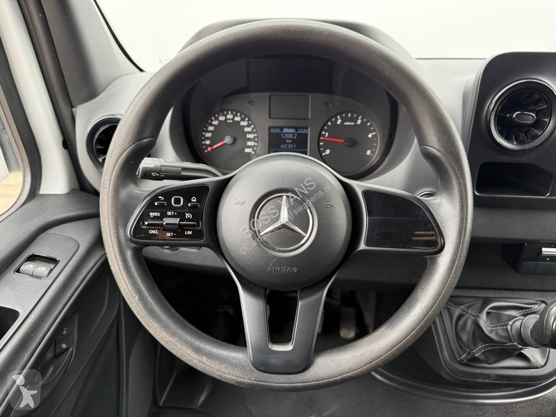 Véhicule utilitaire Mercedes 311 CDI L2H2 AC...
