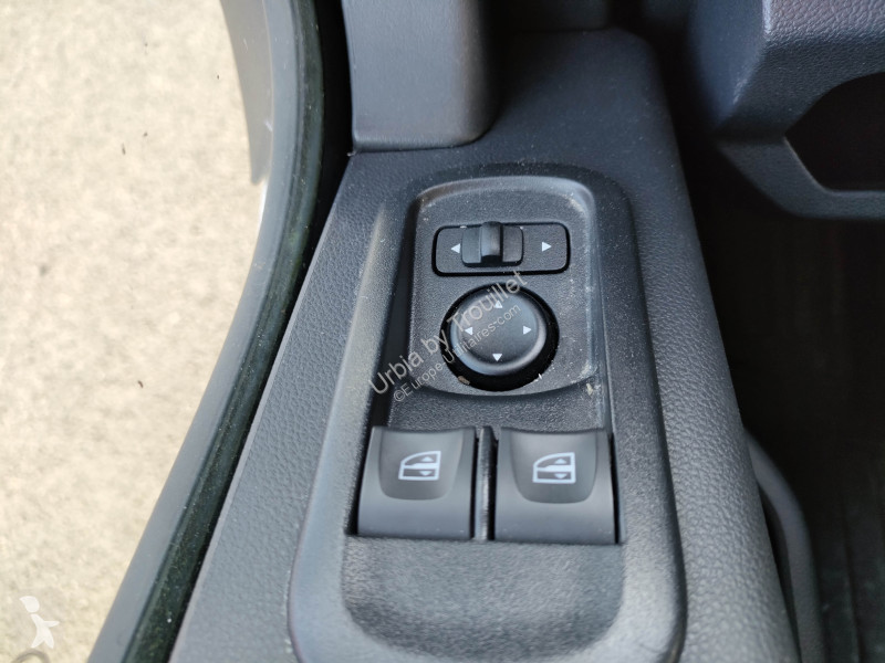 Véhicule utilitaire Renault 20M3 145 CV FOURGON...