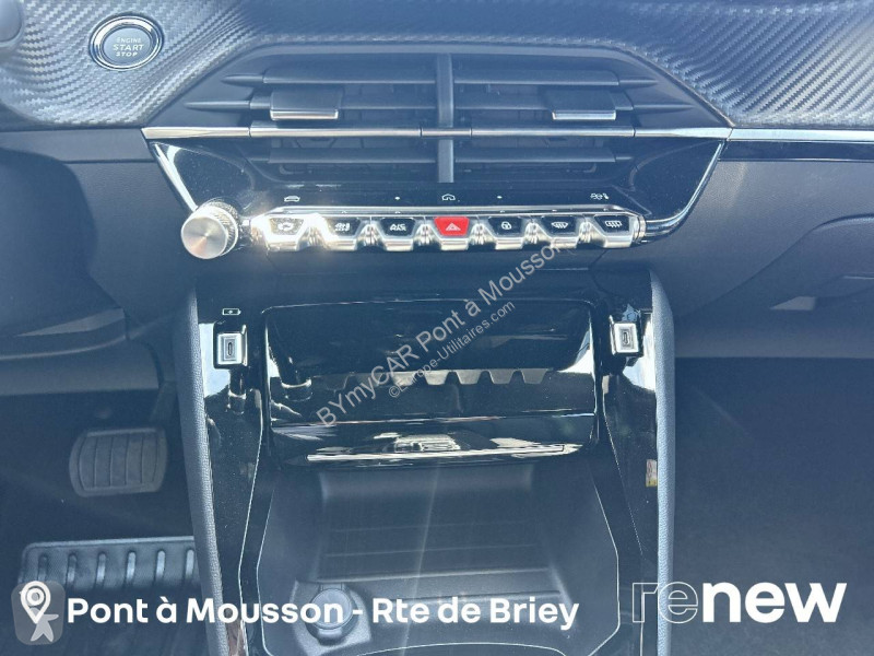 عربة نفعية Peugeot 2008 Hybrid 145 e-DCS6
