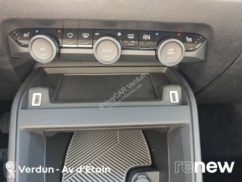 Veicolo commerciale Citroën C4 X PureTech 130...