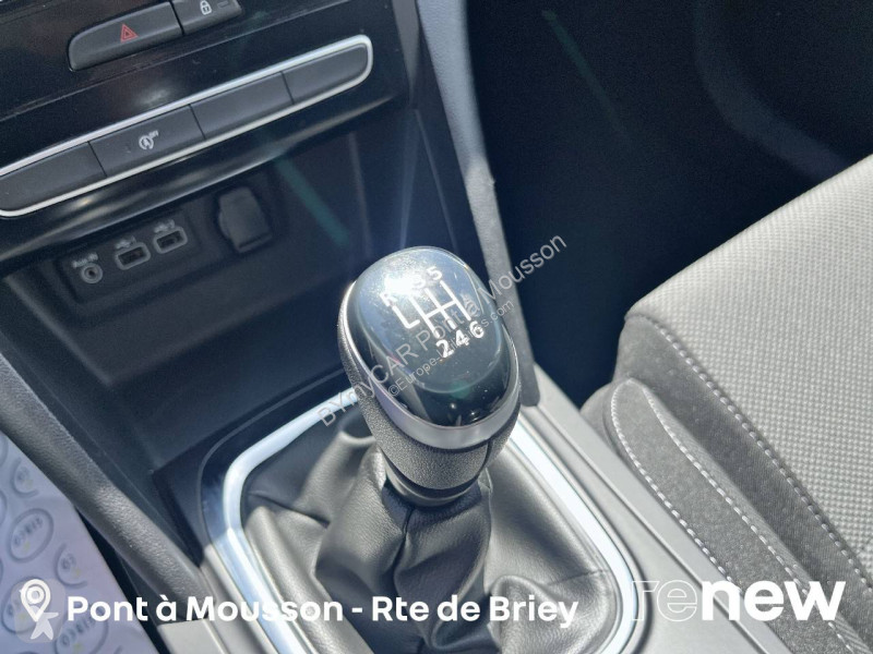 Véhicule utilitaire Renault Megane IV Berline...