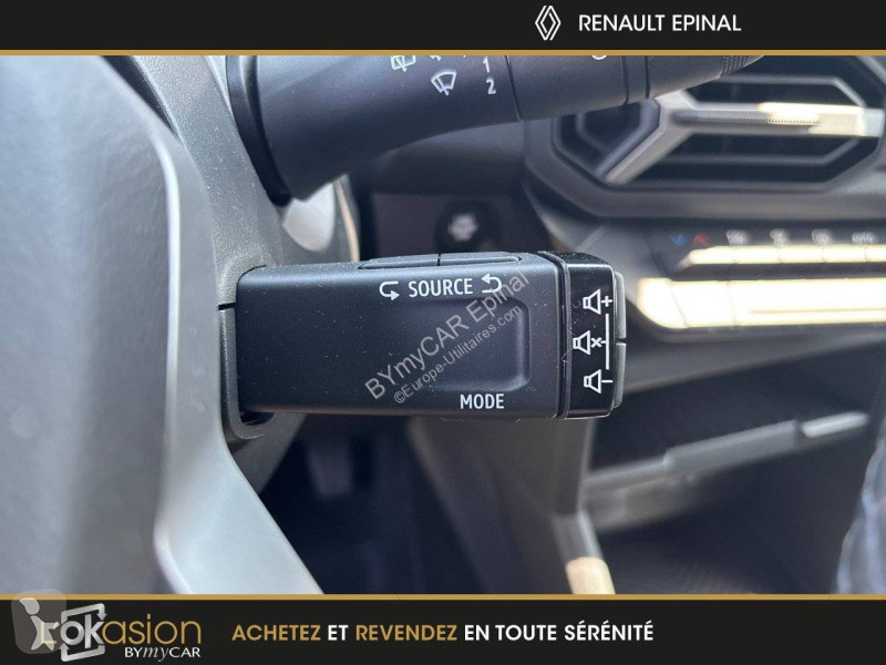 Veicolo commerciale Dacia Duster Hybrid 140