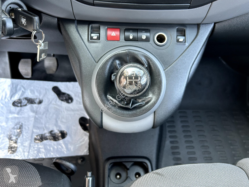 Peugeot Standard 1.6 Bluehdi 100 Premium van