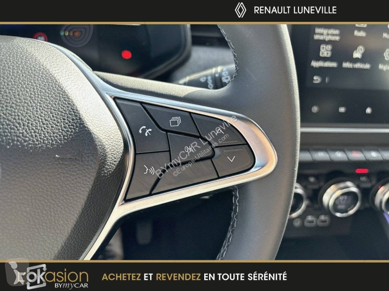 Véhicule utilitaire Renault Clio E-Tech full...