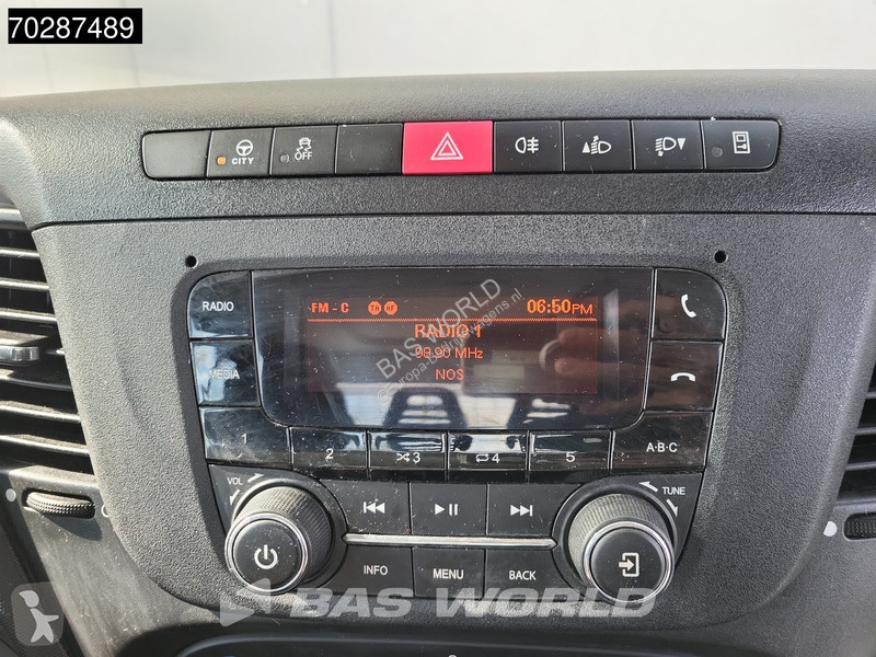 Bedrijfswagen Iveco 35C16 3.0L Kipper met Kist...