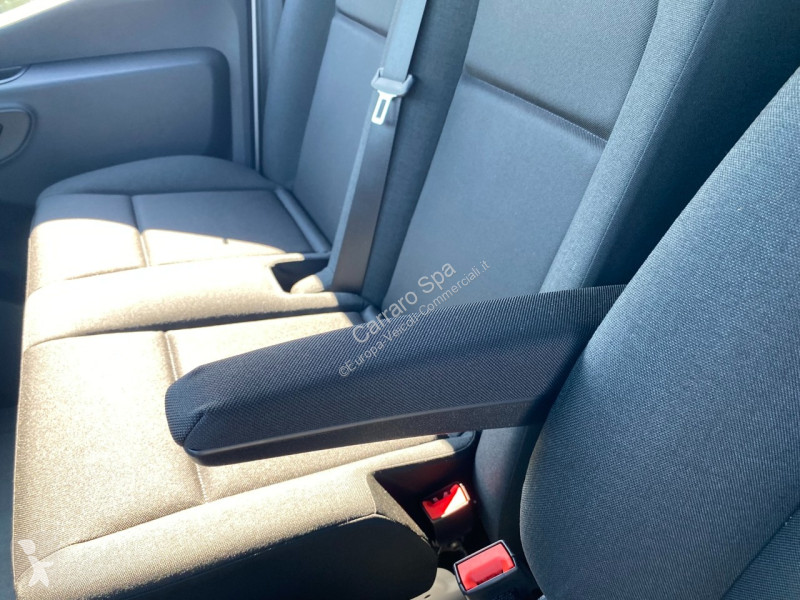 Autoutilitară Mercedes Furgone Traz. Post