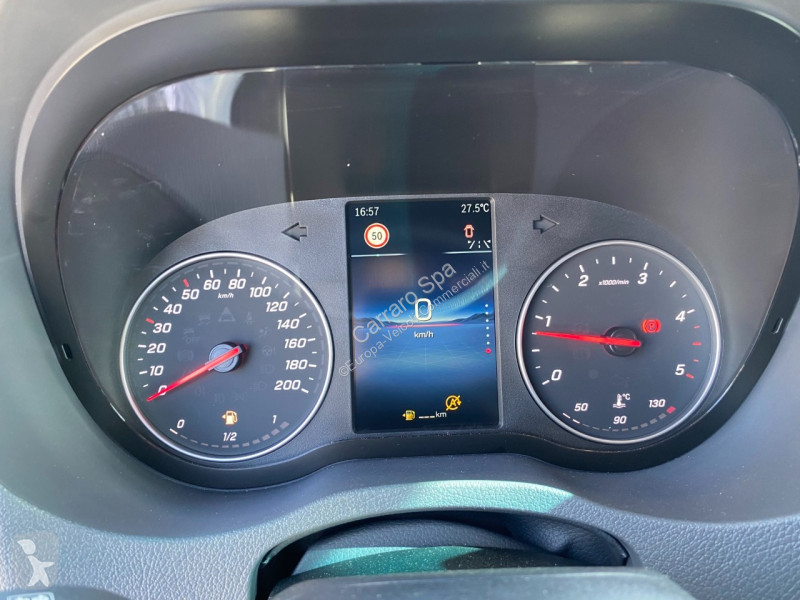 Autoutilitară Mercedes Furgone Traz. Post