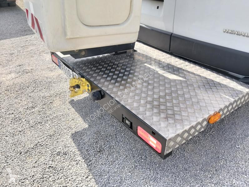 Autoutilitară Renault 2.3 DCI 150