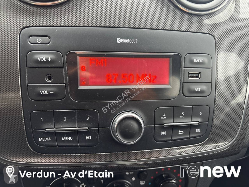 Veículo utilitário Dacia Sandero SCe 75
