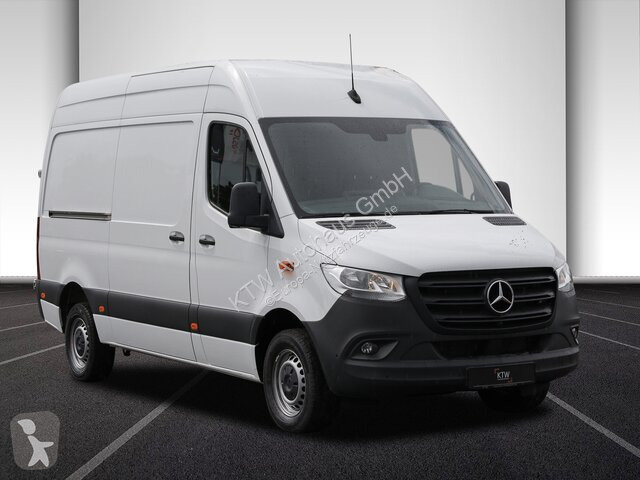 Véhicule utilitaire Mercedes 317 CDI...