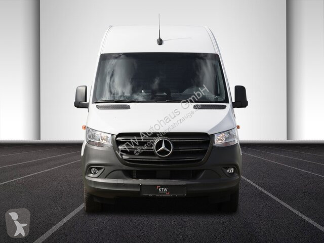 Véhicule utilitaire Mercedes 317...