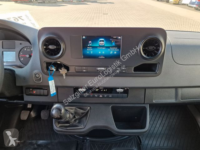 Véhicule utilitaire Mercedes / 6D