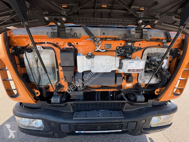 Véhicule utilitaire Iveco...