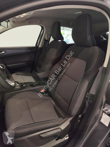 Autoutilitară Renault Arkana mild hybrid 140...
