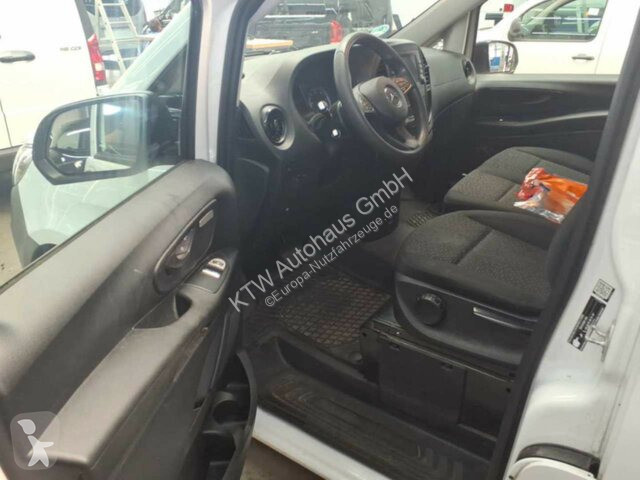 Autoutilitară Mercedes Vito KA...