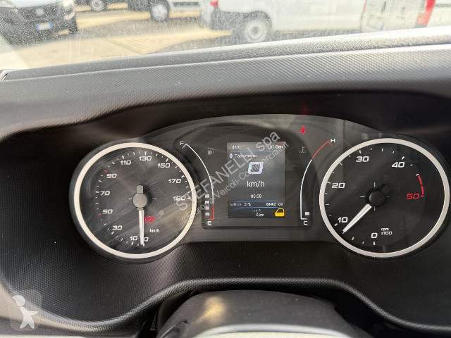 Veículo utilitário Iveco DAILY 35C14H BOX + SPONDA