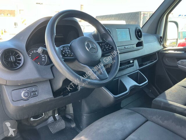 Užitkové vozidlo Mercedes 317...