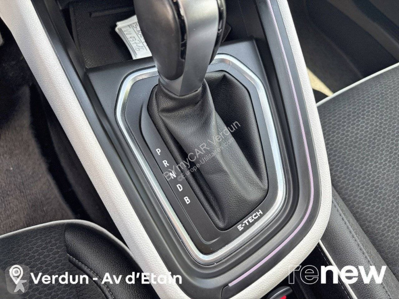 Véhicule utilitaire Renault Clio E-Tech 140