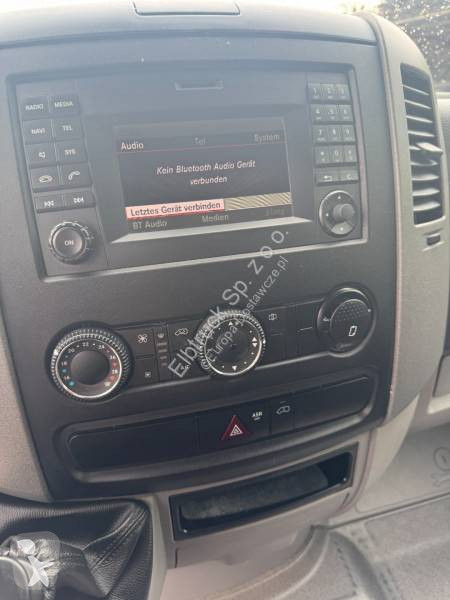 Samochód dostawczy Mercedes
