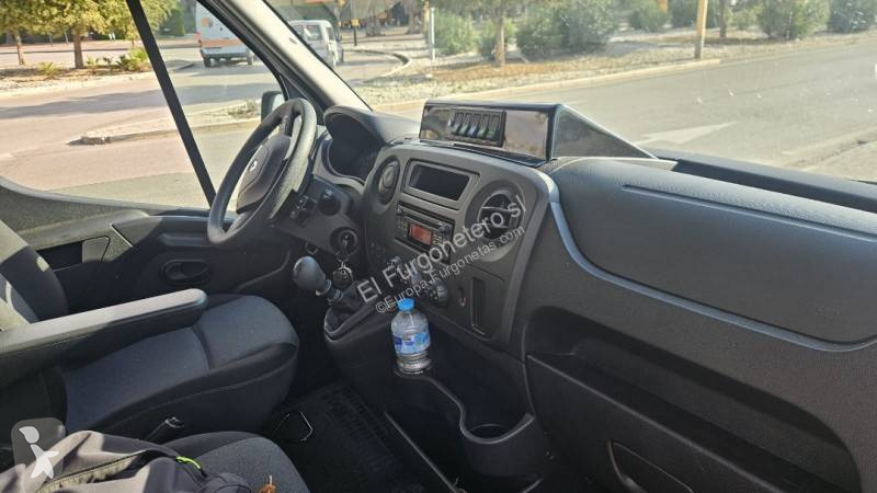 Samochód dostawczy Renault