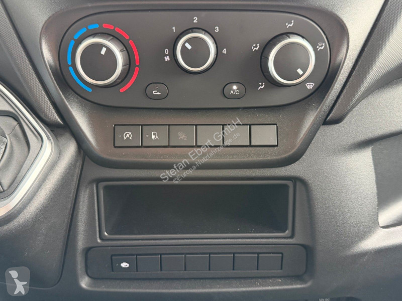 Véhicule utilitaire Iveco 35S14...
