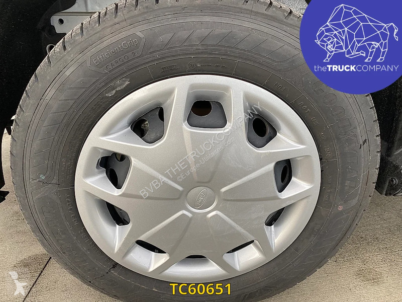 عربة نفعية Ford 130.35 L2H2 - AUTOMATIC GEARBOX...