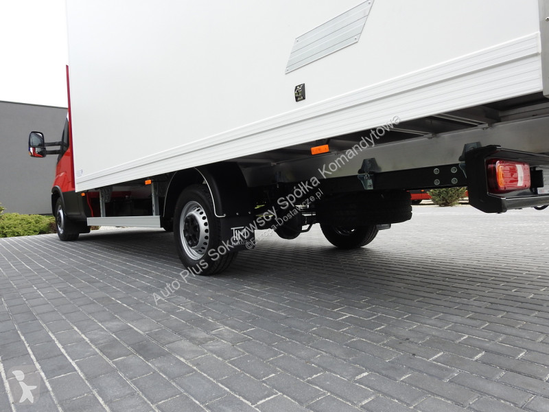 Samochód dostawczy Iveco 35S18 DAILY