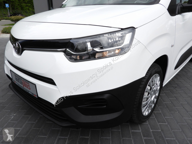 Véhicule utilitaire Toyota CITY