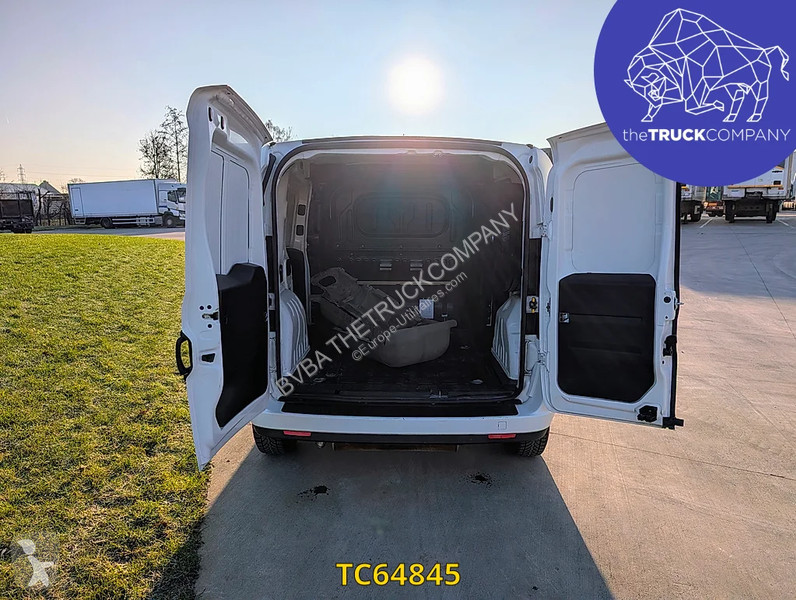 Samochód dostawczy Fiat 1.4i PETROL / CNG Doblò
