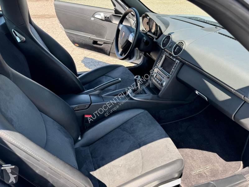 Samochód dostawczy Porsche Cayman Coupe