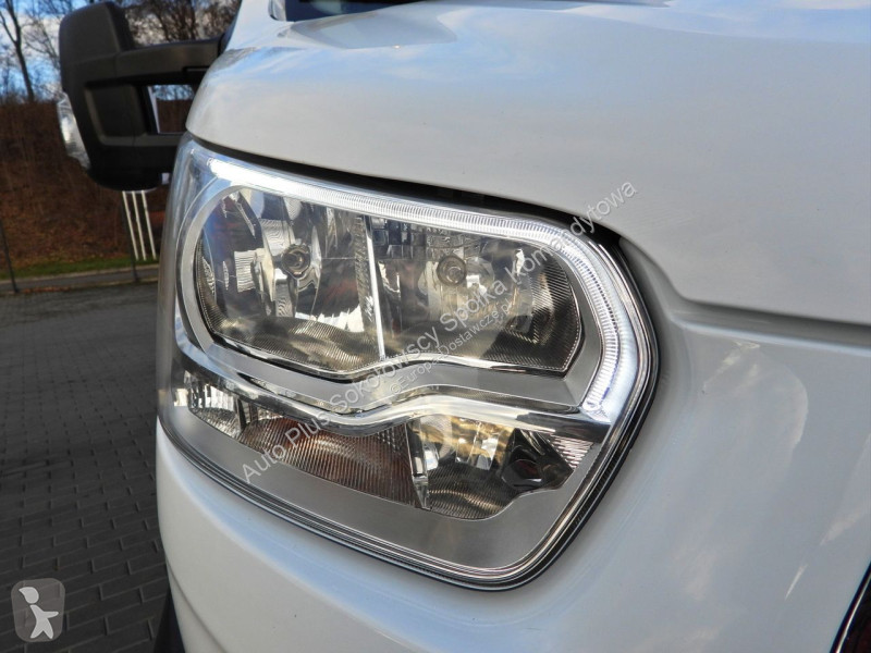 Samochód dostawczy Ford 4 x 4 TRANSIT