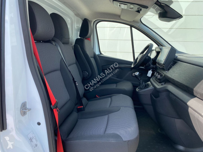 Véhicule utilitaire Renault L2H1 3T BLUE DCI...