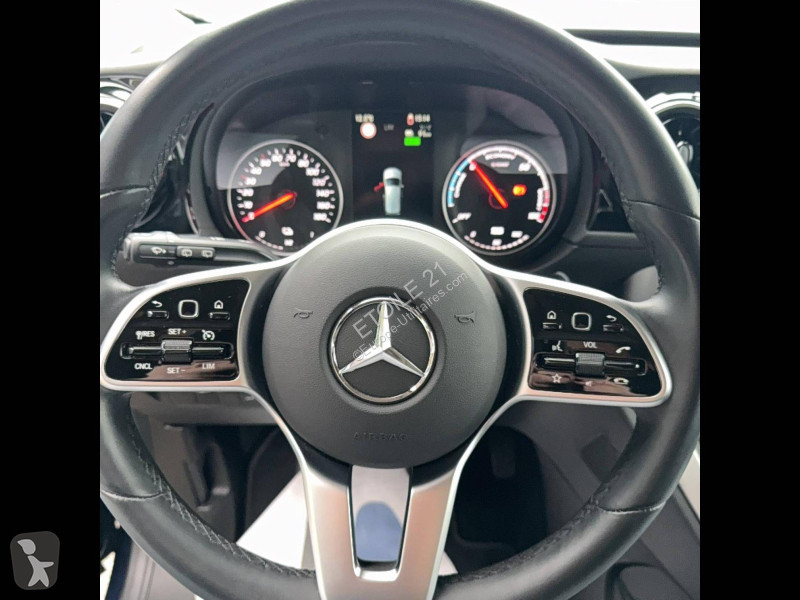 عربة نفعية Mercedes EQT 200