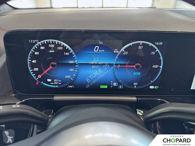 Samochód dostawczy Mercedes EQA 350 4Matic