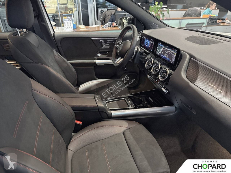 عربة نفعية Mercedes GLA 180 d 8G-DCT