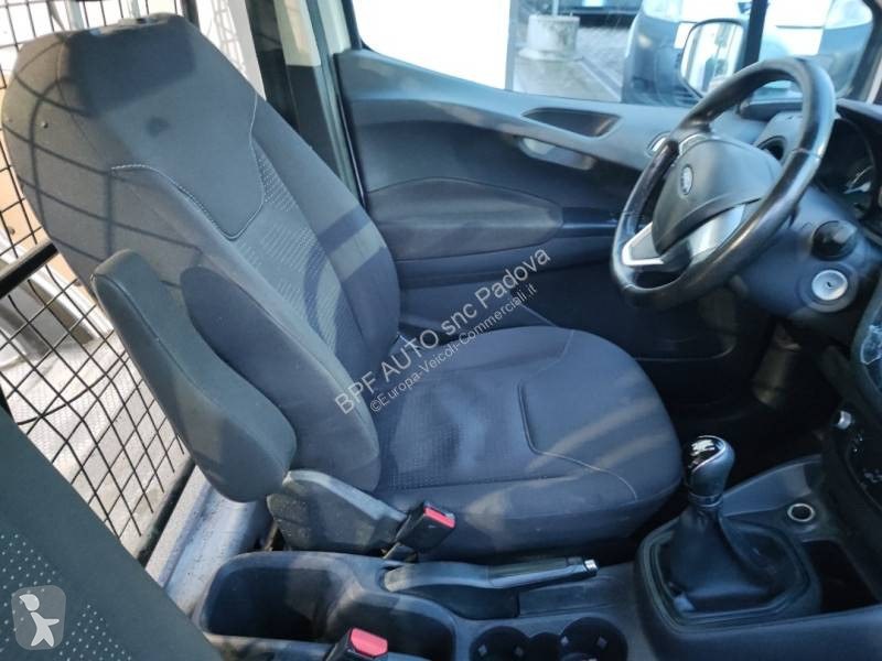Véhicule utilitaire Ford