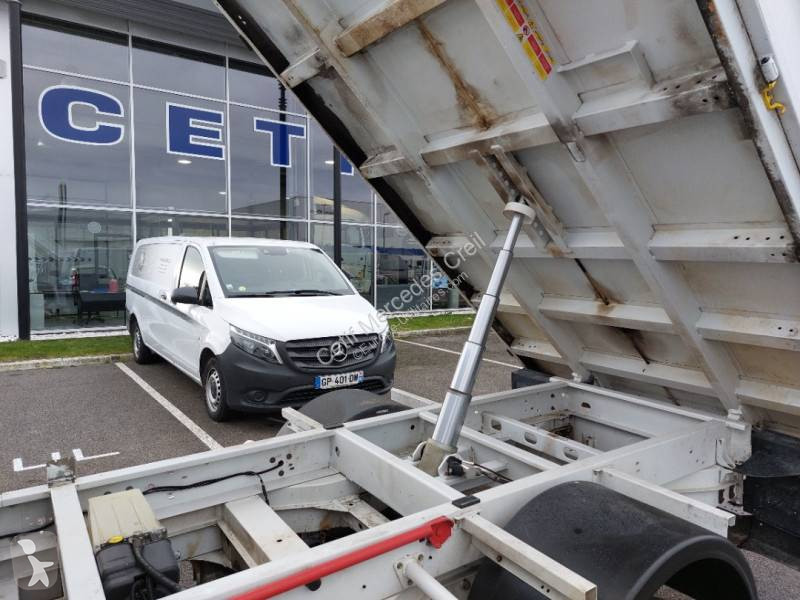 Samochód dostawczy Mercedes