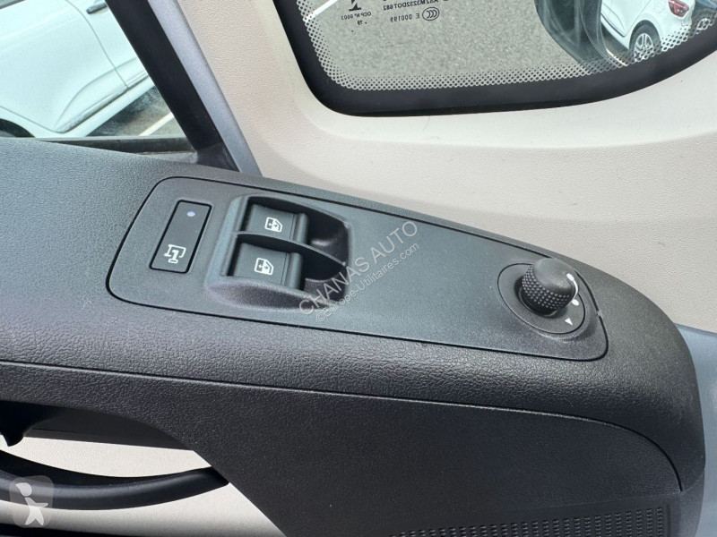 عربة نفعية Peugeot L1H1 2.2 BLUEHDI 140 PREMIUM...