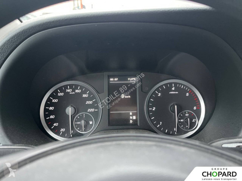 Véhicule utilitaire Mercedes VITO FOURGON 114...